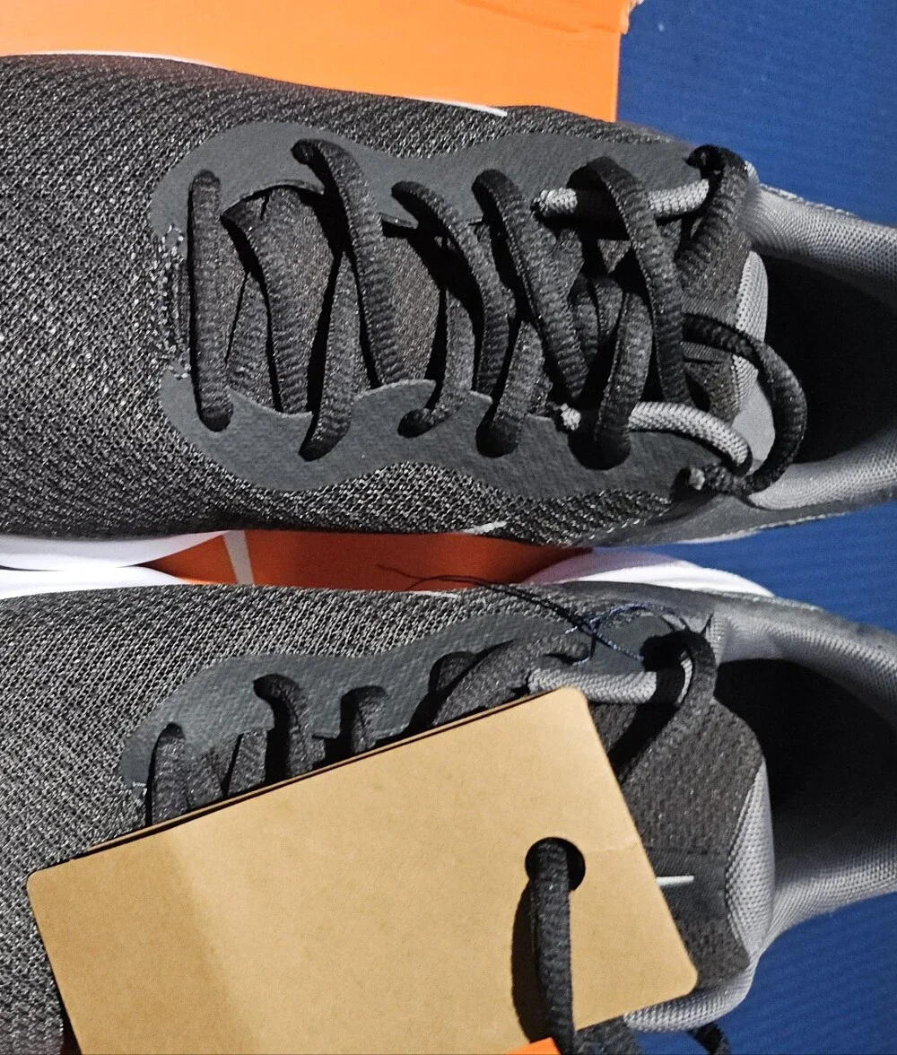Nike Men's Black and Gray Low-Top Running Sneakers